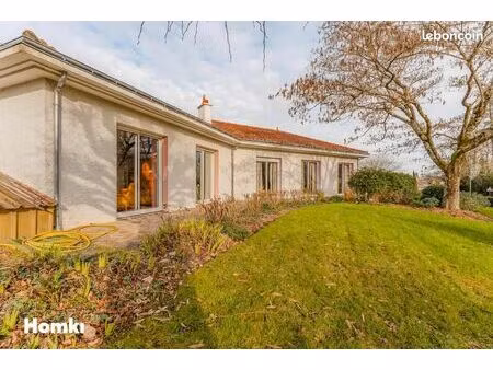 maison 7 pièces 218 m²