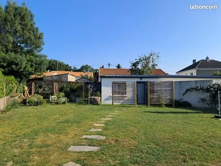 location studio (de mai à aout /hors we)  idéal stage  st sébastien sur loire proche de la