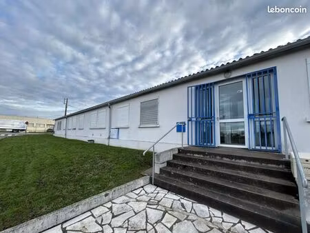 local bureaux 496 m²