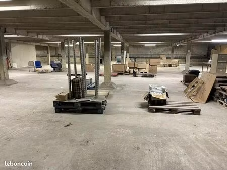 local industriel 1 100 m²