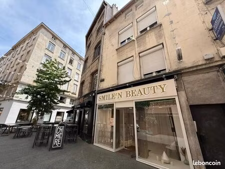 local commercial 42 m²