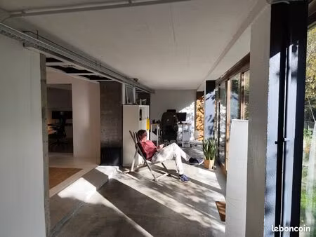 coworking lumineux avec jardin - ile de nantes - 200 ht / mois