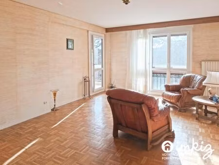 appartement 3 chambres avec dressings et 2 balcons