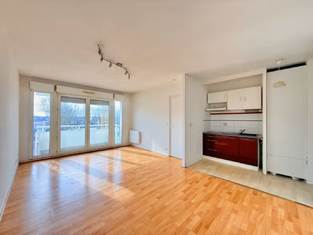 a vendre hyper -centre tout à pied appartement t2 la teste d