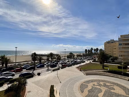 beau studio avec terrasse vue mer