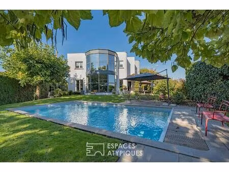 maison d'architecte avec piscine à l'abri des regards