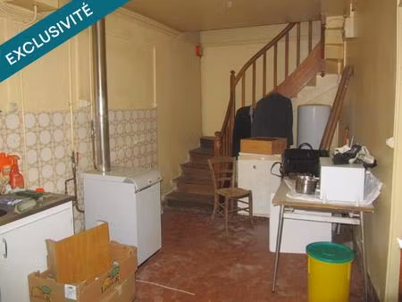 ensemble immobilier comprenant deux maisons séparées sur la même parcelle. l'une étant anc