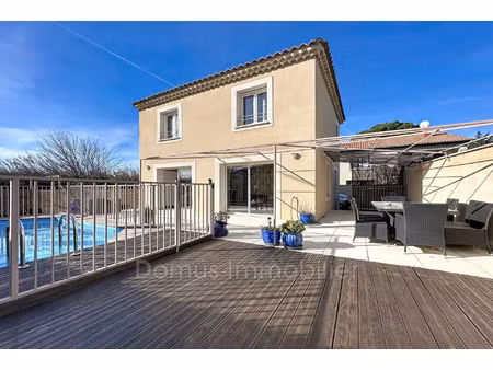 vente maison 5 pièces 105 m² morières-lès-avignon (84310)
