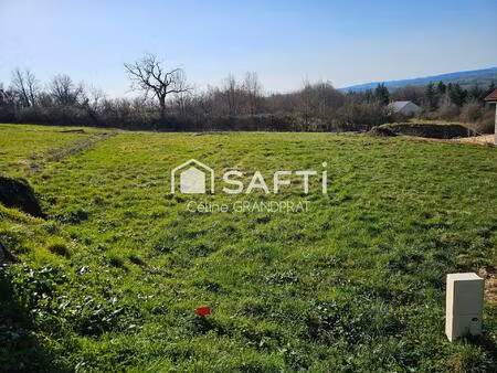 terrain constructible 704 m2