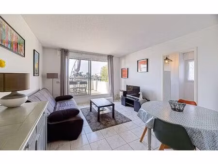 location appartement  59.44 m² t-3 à anglet  896 €