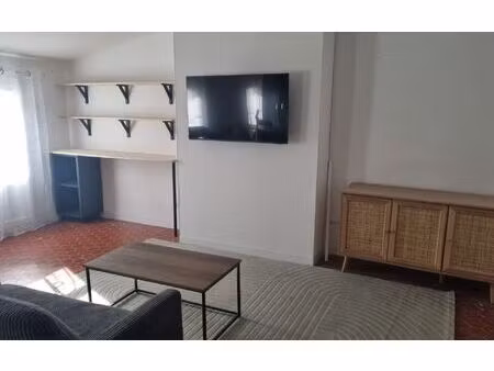 location appartement  m² t-2 à le beausset  780 €