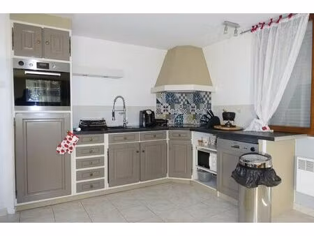 location appartement 3 pièces 81 m² à saint-jean-de-fos (34150)