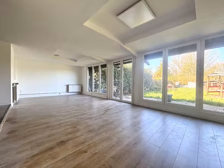 maison 125m2 3 chambres bureau entrepot 70m2 jardin