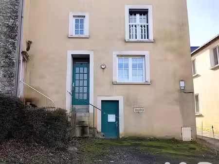 maison de ville à saulges (53340)