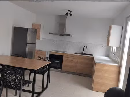 maison de ville environ 85 m2 avec cour de 50m2