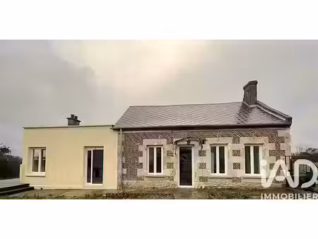 maison de village à montigny-le-franc (02250)