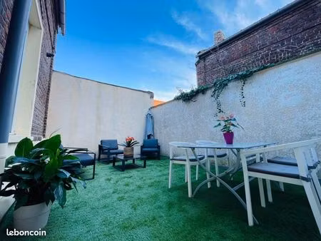 maison rénovée | 4 chambres | grande cour privative | espace indépendant | cave