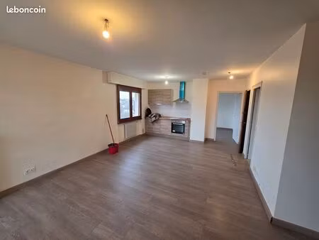 t2 ambilly pied du tram a louer