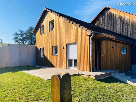 à louer – duplex indépendant 3 chambres avec 2 grandes terrasses et garage – au calme