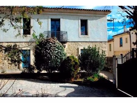 grand t2 avec terrasse proche de montpellier