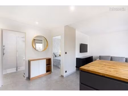 à louer : appartement t2 meublé et rénové proche bord de mer