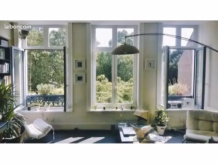 t2 vieux-lille face cathédrale de la treille