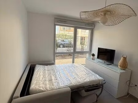 studio a louer st priest