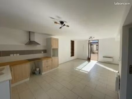 grand t2 lumineux et calme  charges comprises