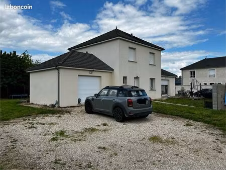 maison contemporaine. rt 2012