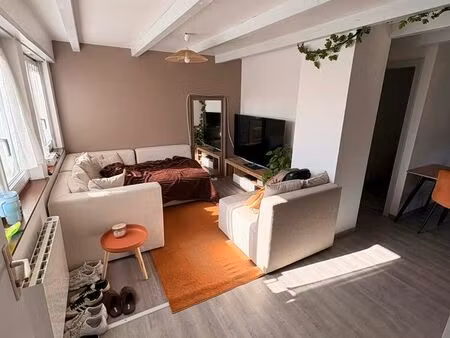 appartement 2 pièces – 52 m² – lumineux – calme – parking