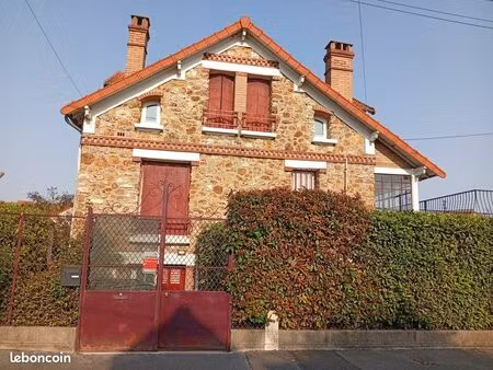 studette 15m2 dans grande maison