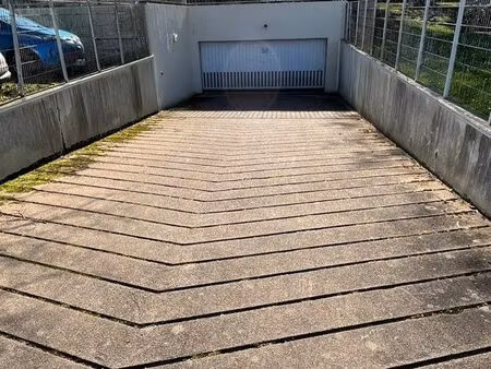 location garage nantes
