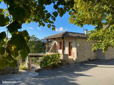 location maison de village