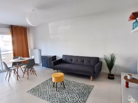 t2 meublé lumineux residence calme proche ceva