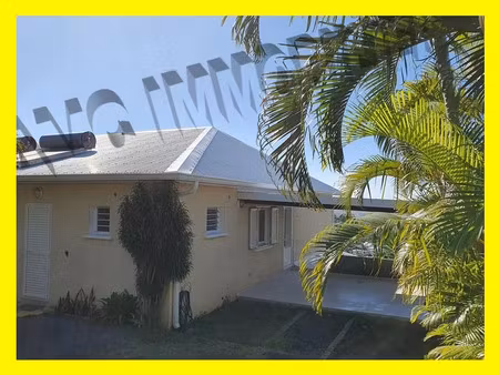 location appartement 4 pièces 90 m² à l'etang sale les bains (97427)  1 390 €