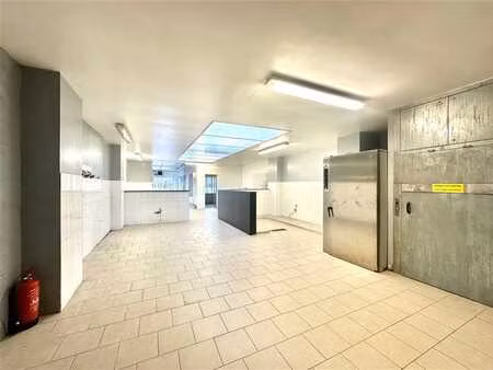 jambes : surface commerciale à louer