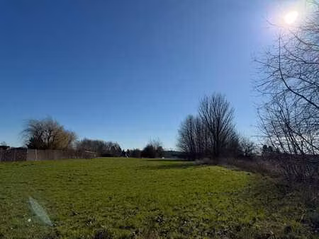 beau terrain à bâtir de 11 ares hors lotissement à ramillies