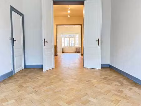 bureau de +/- 85m² + terr . av louise (abbaye de la cambre)