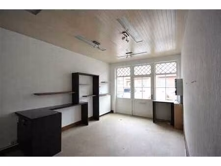 jambes : surface commerciale à louer