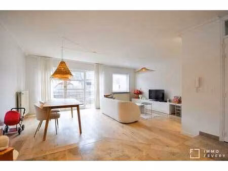 bel-étage situé dans un quartier résidentiel de knokke !