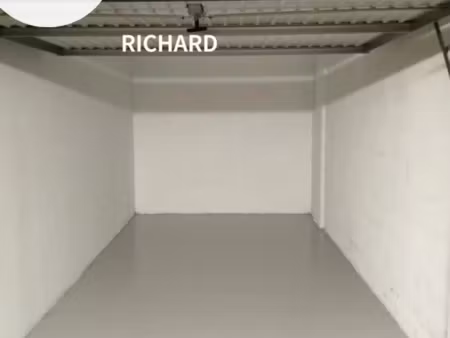 location parking 13 m² à la seyne-sur-mer (83500)  129 €