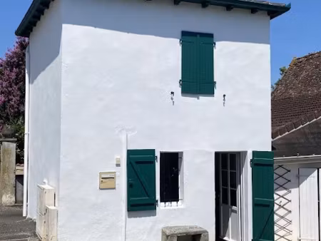 location maison 2 pièces 22.44 m² à bellocq (64270)  390 €