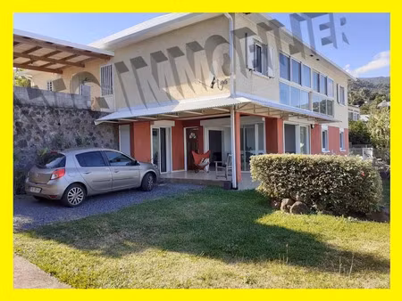 location villa 5 pièces 180 m² à l'etang sale les bains (97427)  1 595 €