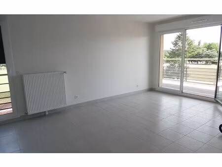 location appartement  61 m² t-3 à villecresnes  1 039 €