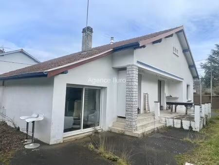 exclusivite - maison de plain-pied type t4 entierement renovee sur terrain clos de 1000 m²