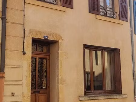 maison de ville avec courette.