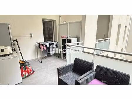 joliette : type 2 de 47m2 avec terrasse