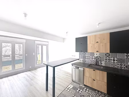 pamiers : appartement de type 2 a vendre entierement renove