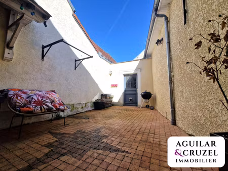 en exclusivite : charmante maison de ville à mehun-sur-yèvre