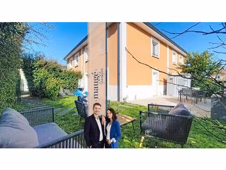 maison - mitoyenne - 3 chambres - buanderie - jardin - 2 places de parking